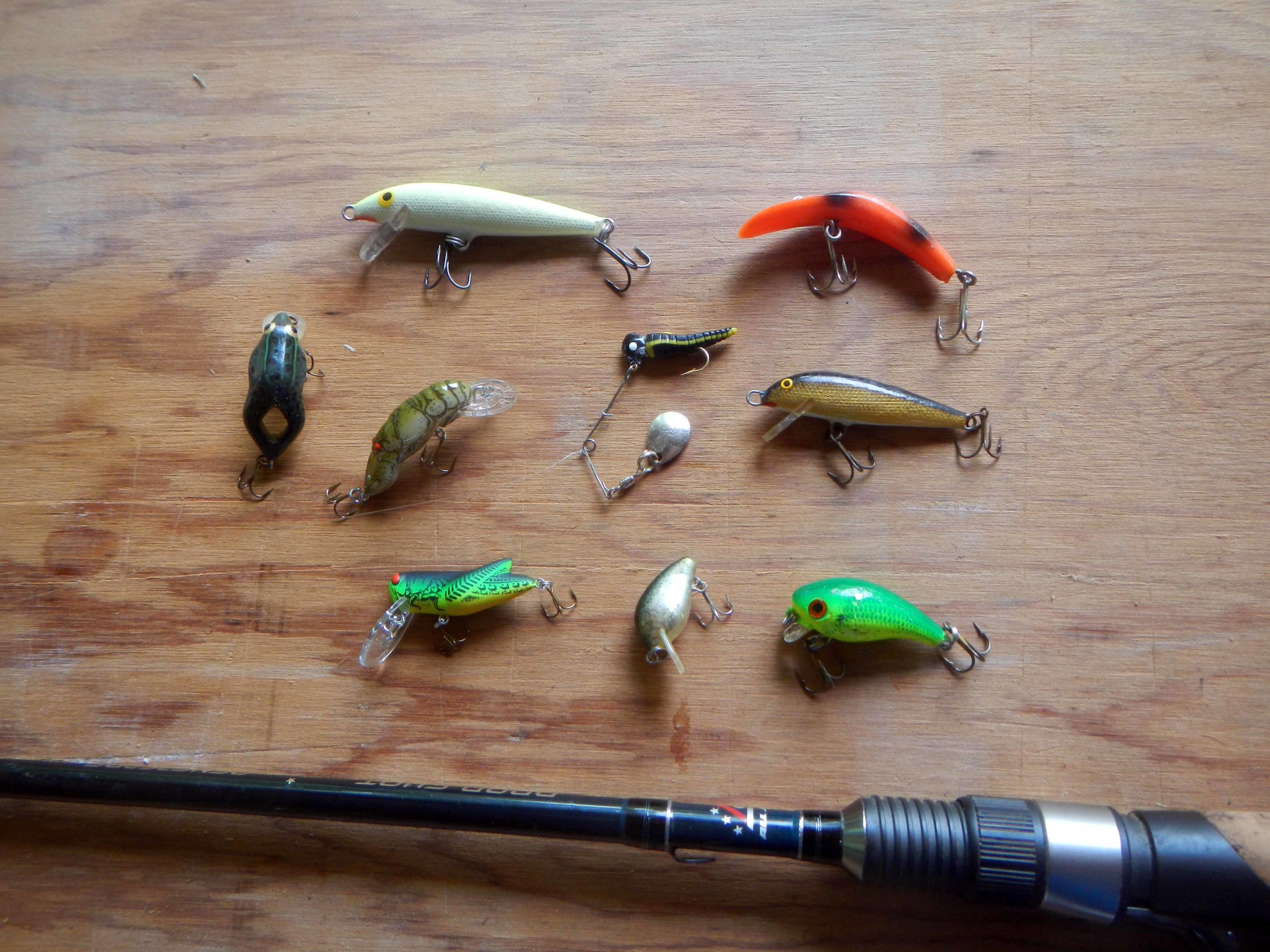 While most bream anglers use live bait, there is the artificial  alternative: Small lures come in a variety of sizes and styles. Light  tackle for bream is a great way to teach